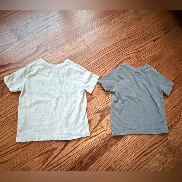 GAP Kids Short Sleeve Tees - Gray, Dark Gray, Navy - Size 2t - Picture 3 of 6